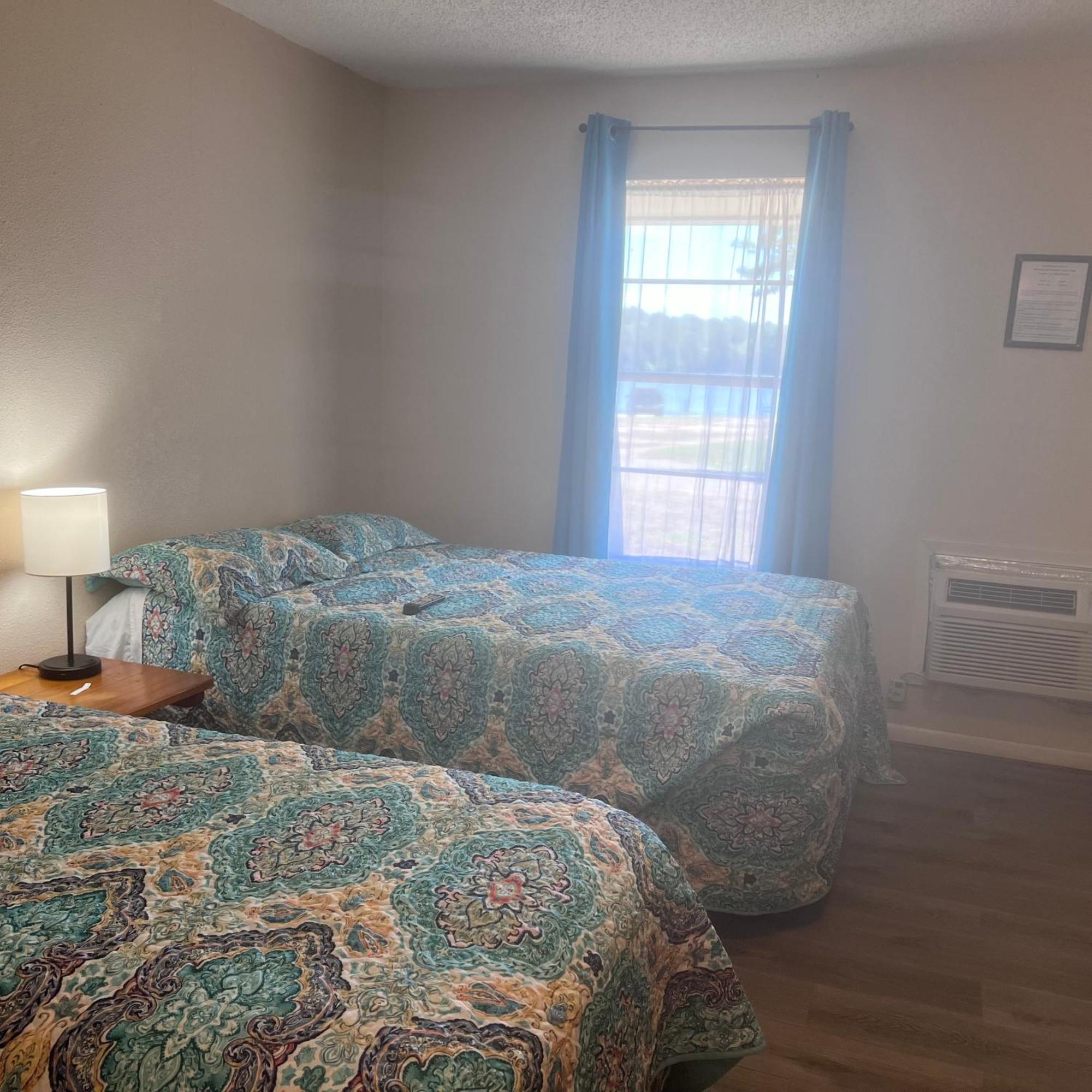 Alpine Lakeside Motel Room Backside Hemphill Luaran gambar